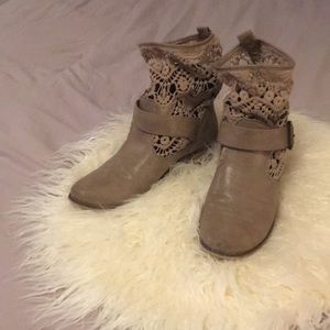Heeled boots
